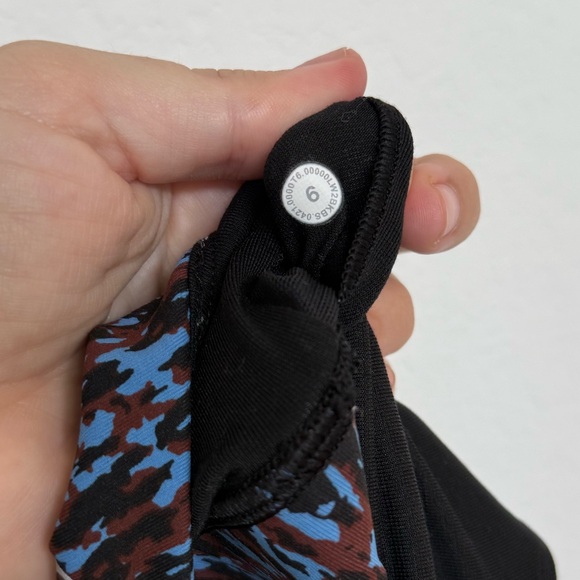 Lululemon Energy Bra *Medium Support
Leopard Camo Blue Nile Multi, 6 - Picture 4 of 4
